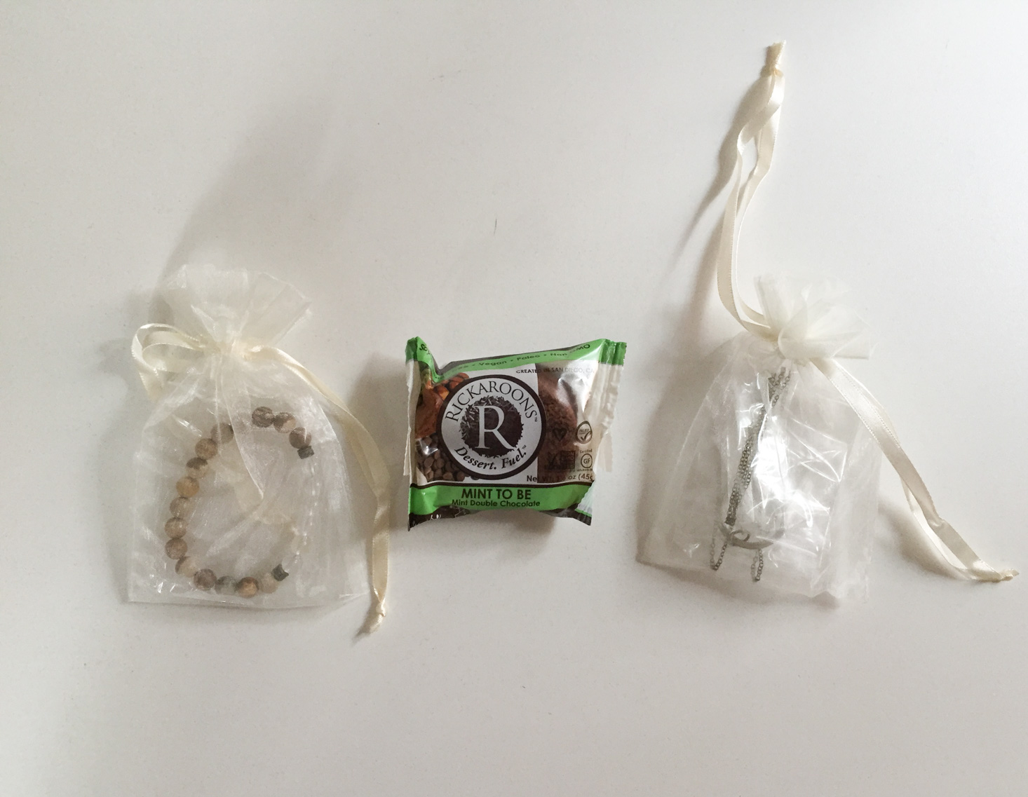 yogi-surprise-jewelry-december-2016-review