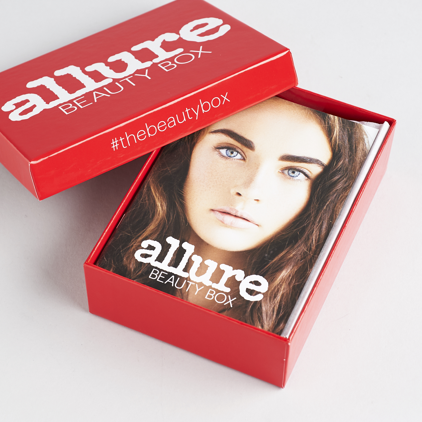 Allure-Beauty-Box-January-2017-0002