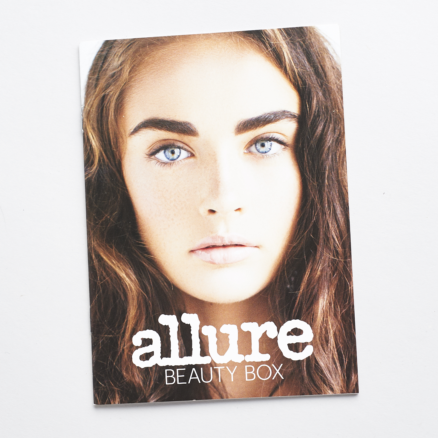 Allure-Beauty-Box-January-2017-0004