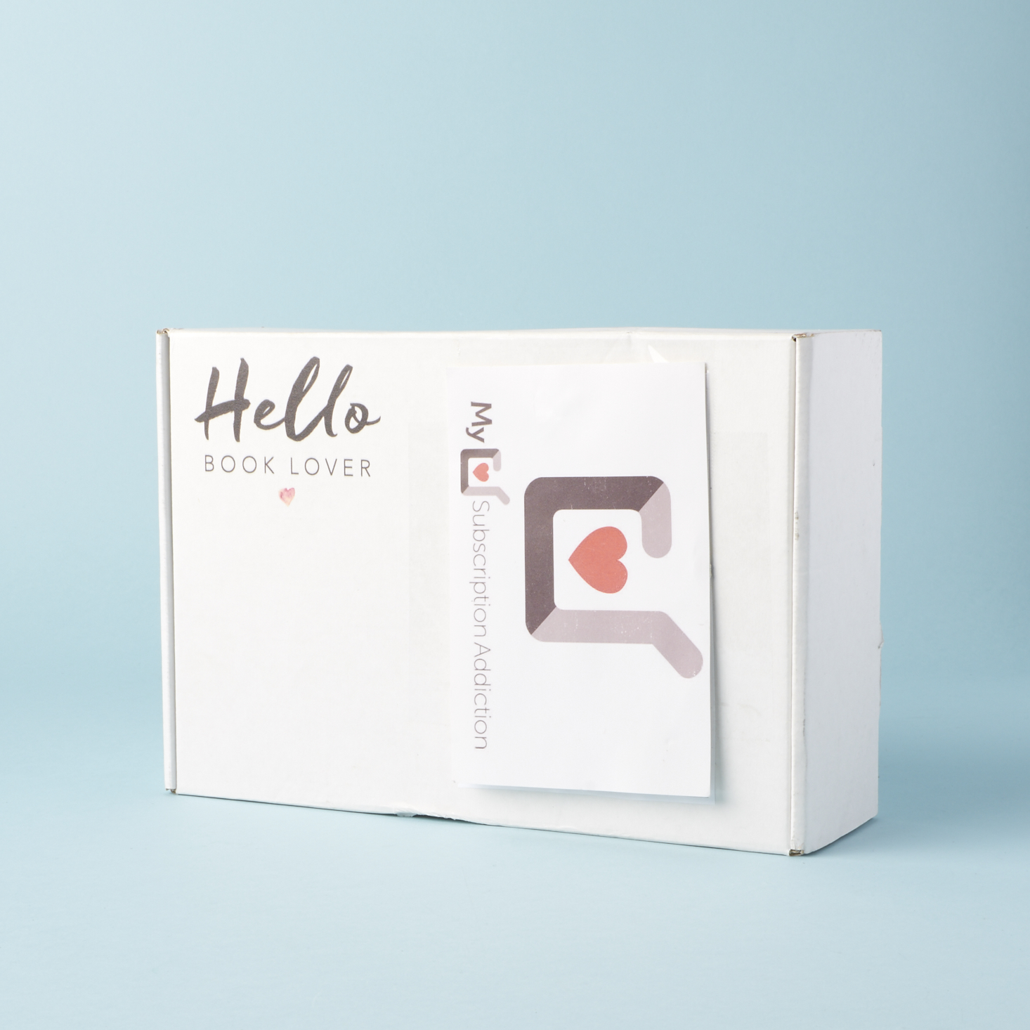 Read our review of the December 2016 Hello Book Lover box!