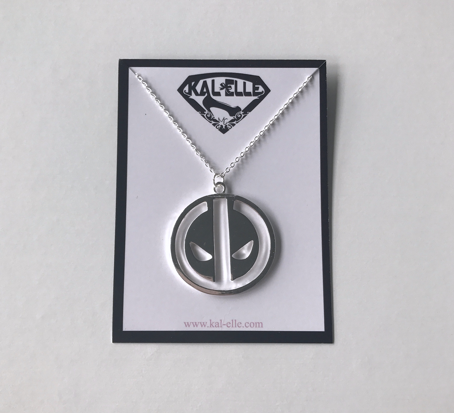 Kal-Elle-Fandom-Monthly-December-2016-Necklace