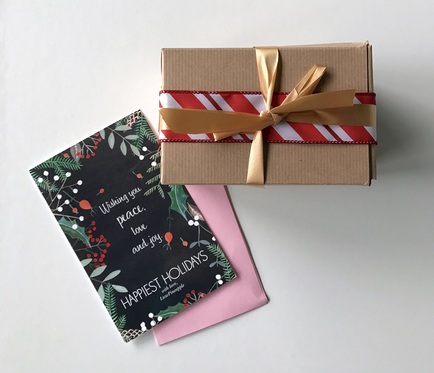 luxepineapple-post-december-2016-box-with-cards