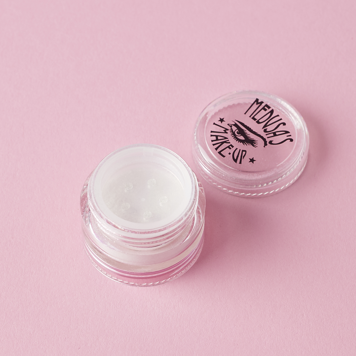 Medusas-makeup-vegan-beauty-box-january-2017-0011