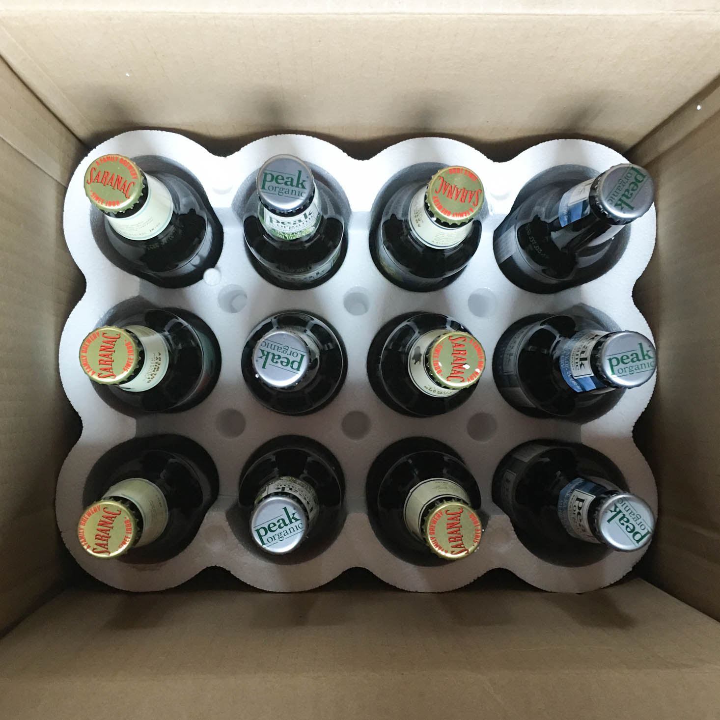 microbrewed-beer-of-the-month-club-december-2016-inside-box