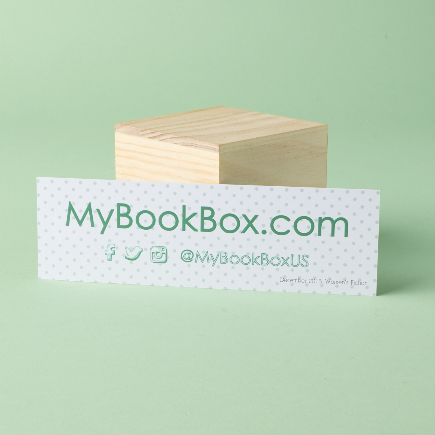 Read our review of the December 2016 MyBookBox!