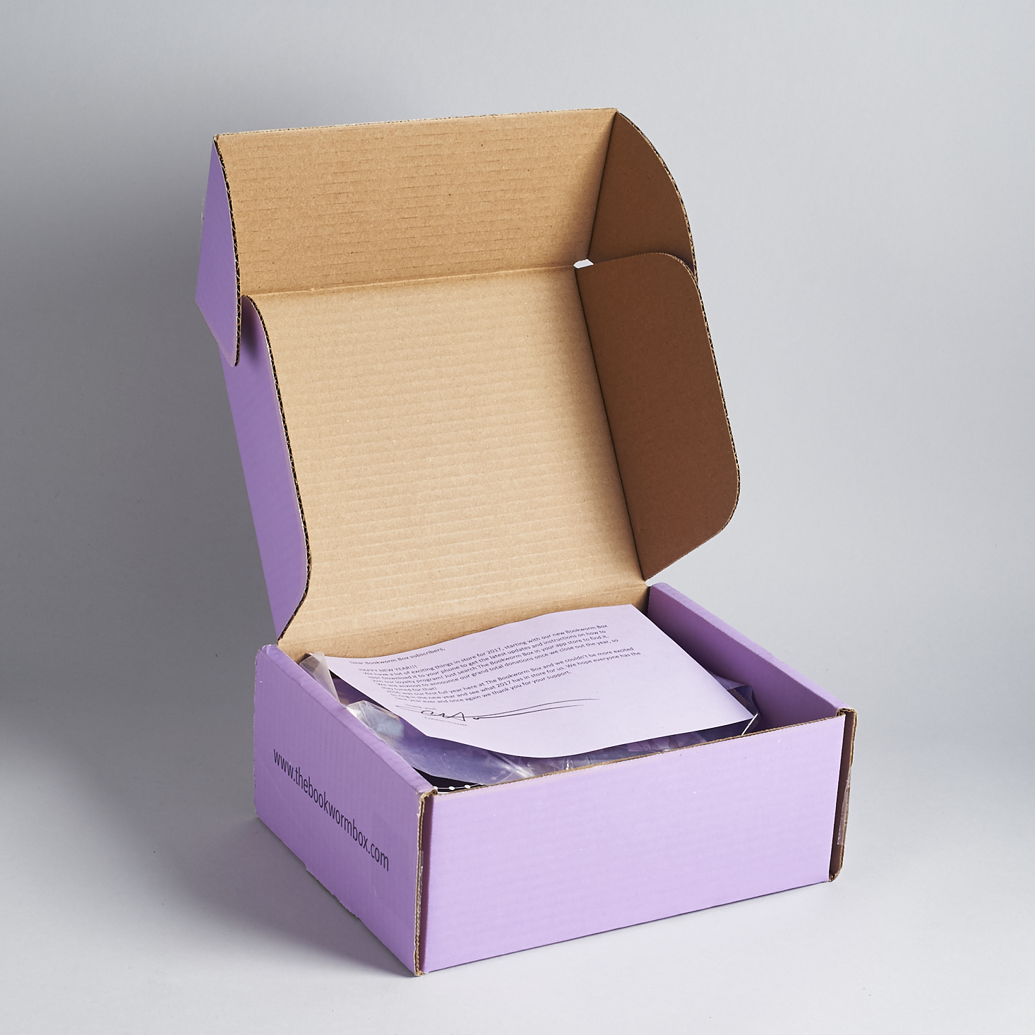 Read our review of the December 2016 Bookworm Box!