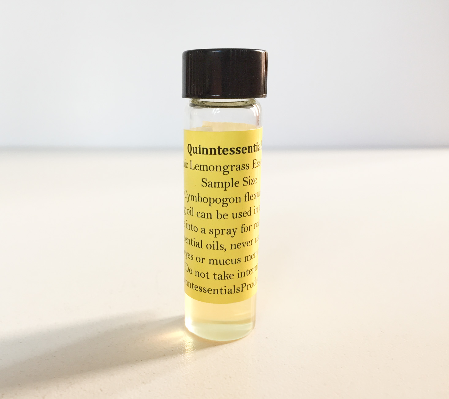 buddhibox-essential-oils-january-2017-oil
