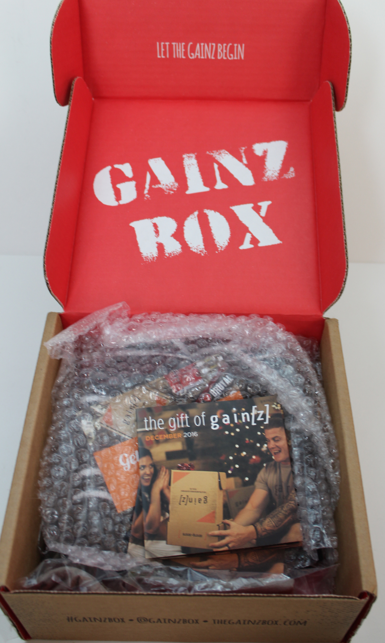 gainz-box-december-2016-inside