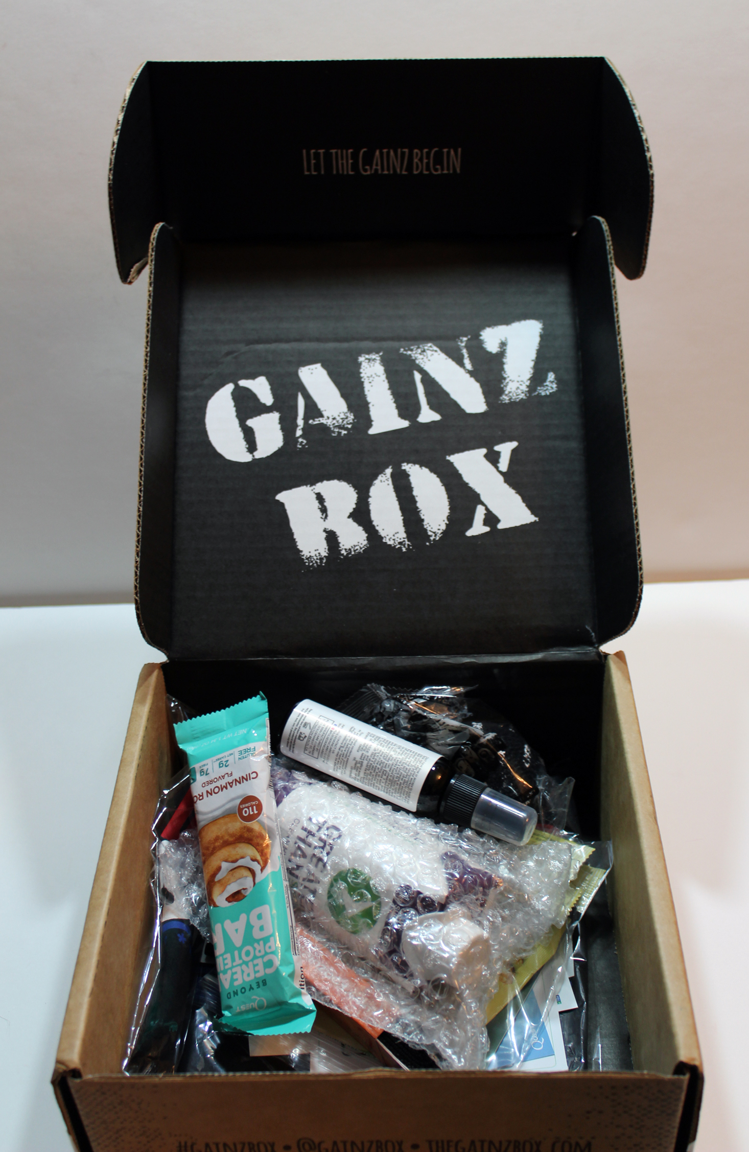 gainz-box-january-2017-inside