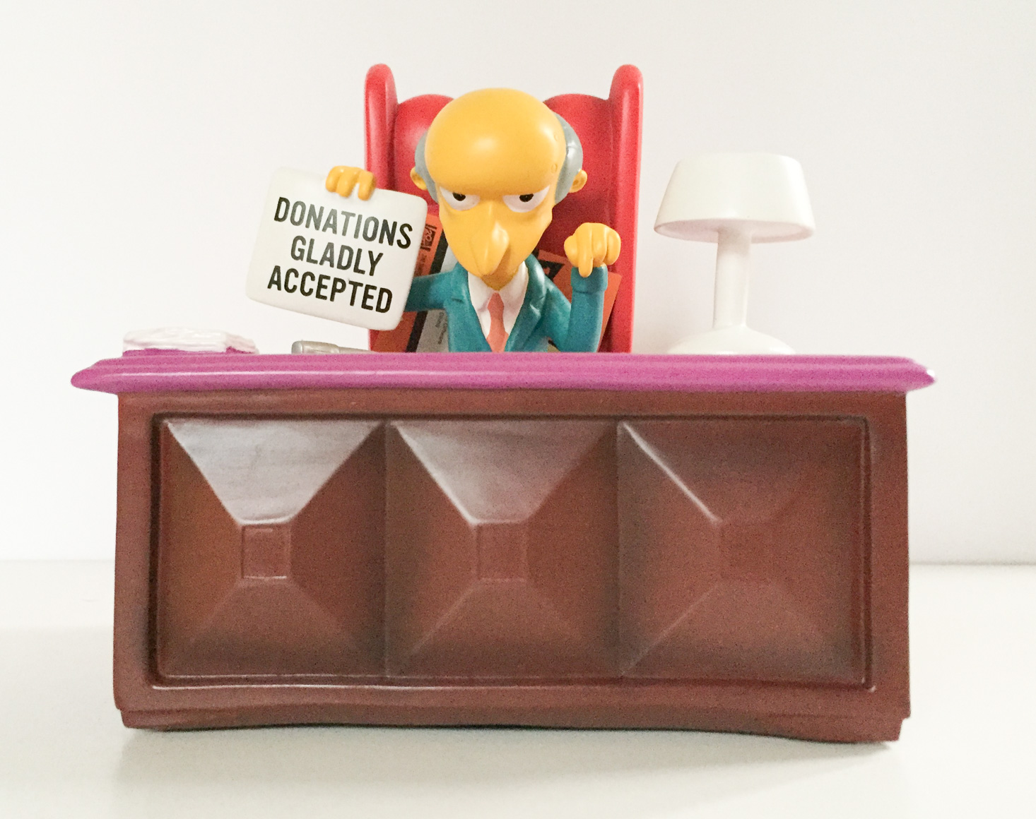 mystery-box-of-awesome-december-2016-bank-2