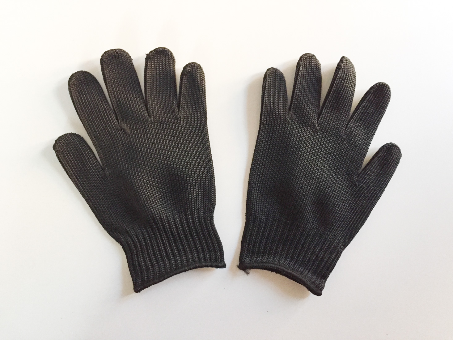 mystery-box-of-awesome-january-2017-gloves