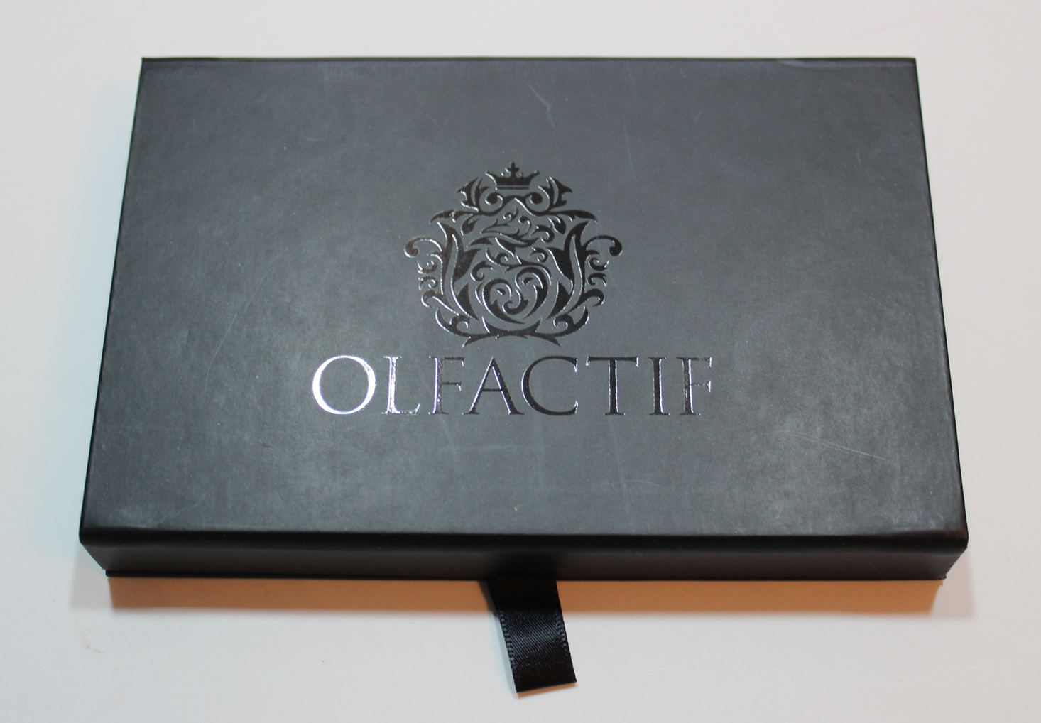 olfactif-january-2017-black-case