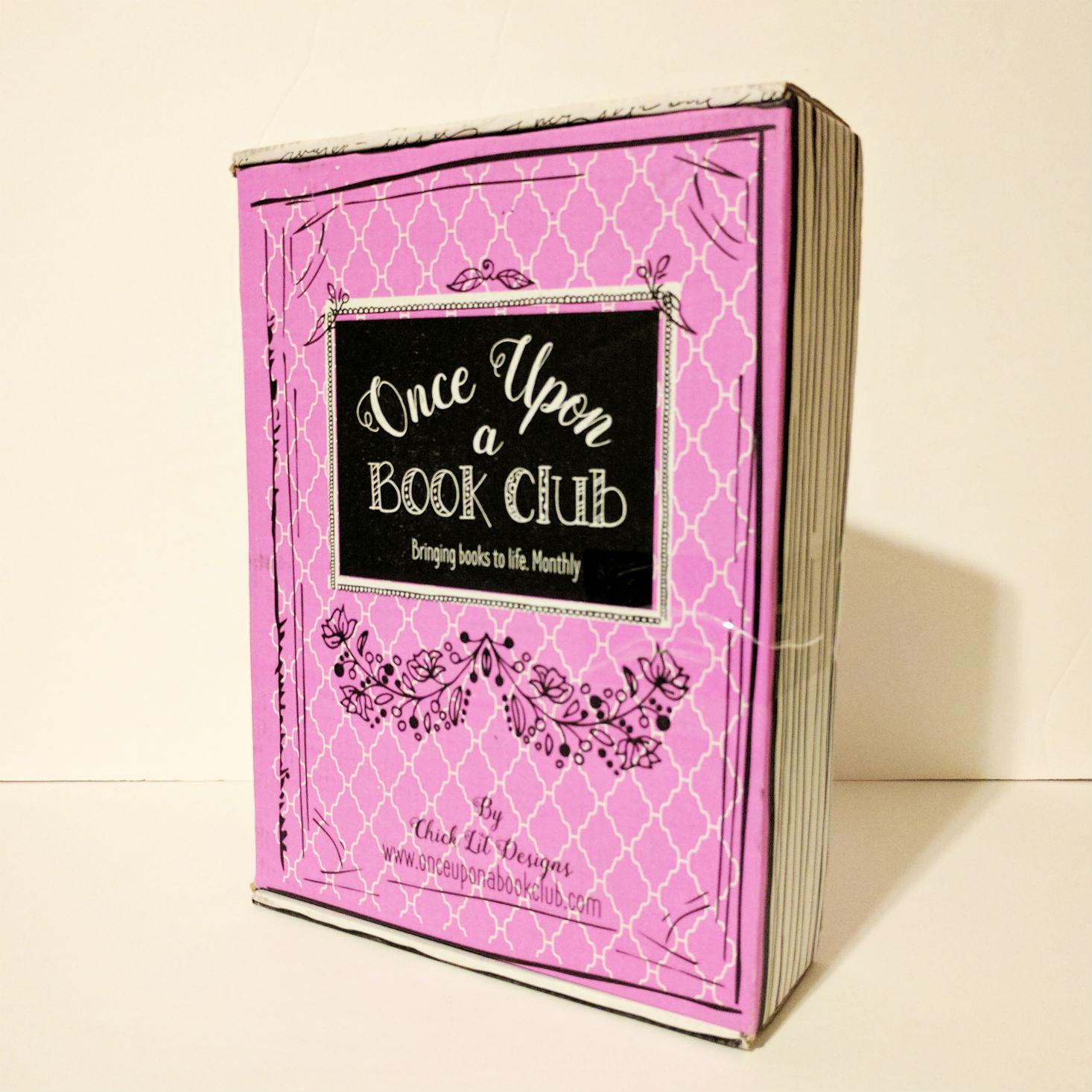 Read our review of the December 2016 Once Upon a Book Club Box!