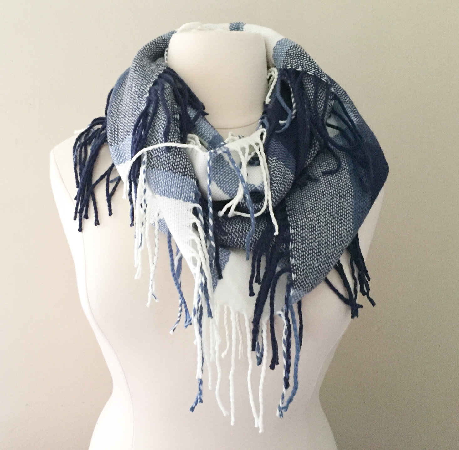 wantable-accessories-january-2017-scarf-2