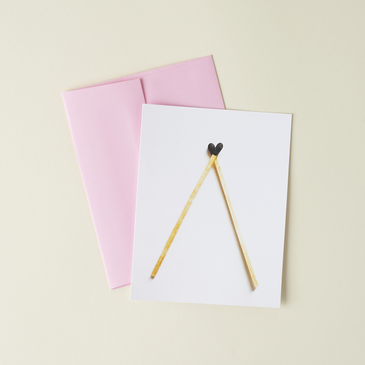 Check out our review of the January 2017 Happy Mail subscription from A Beautiful Mess!