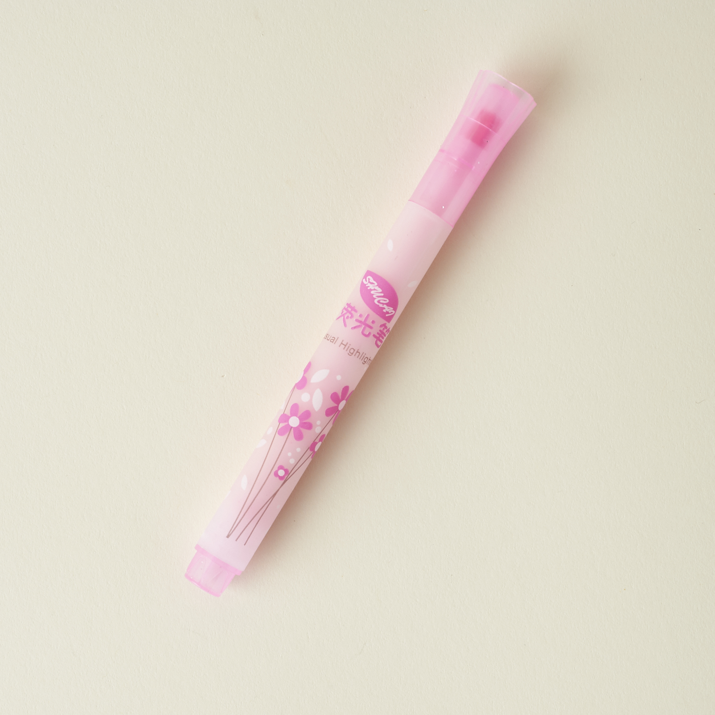 Check out our review of the January 2017 Happy Mail subscription from A Beautiful Mess!