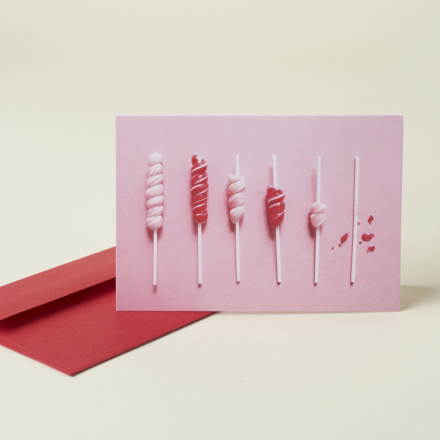 Check out our review of the January 2017 Happy Mail subscription from A Beautiful Mess!