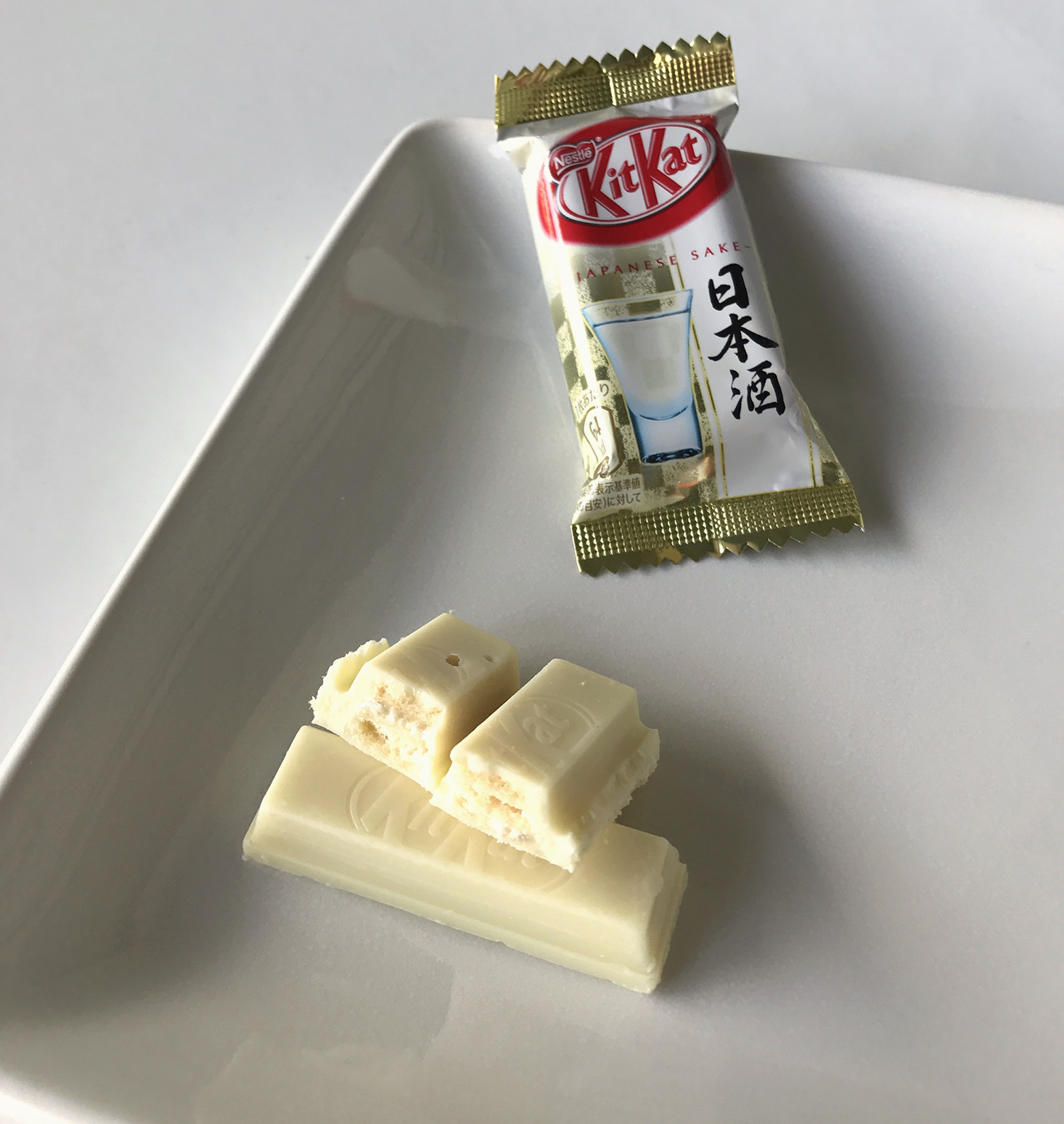 Bokksu-February-2017-Sake-Kit-Kat
