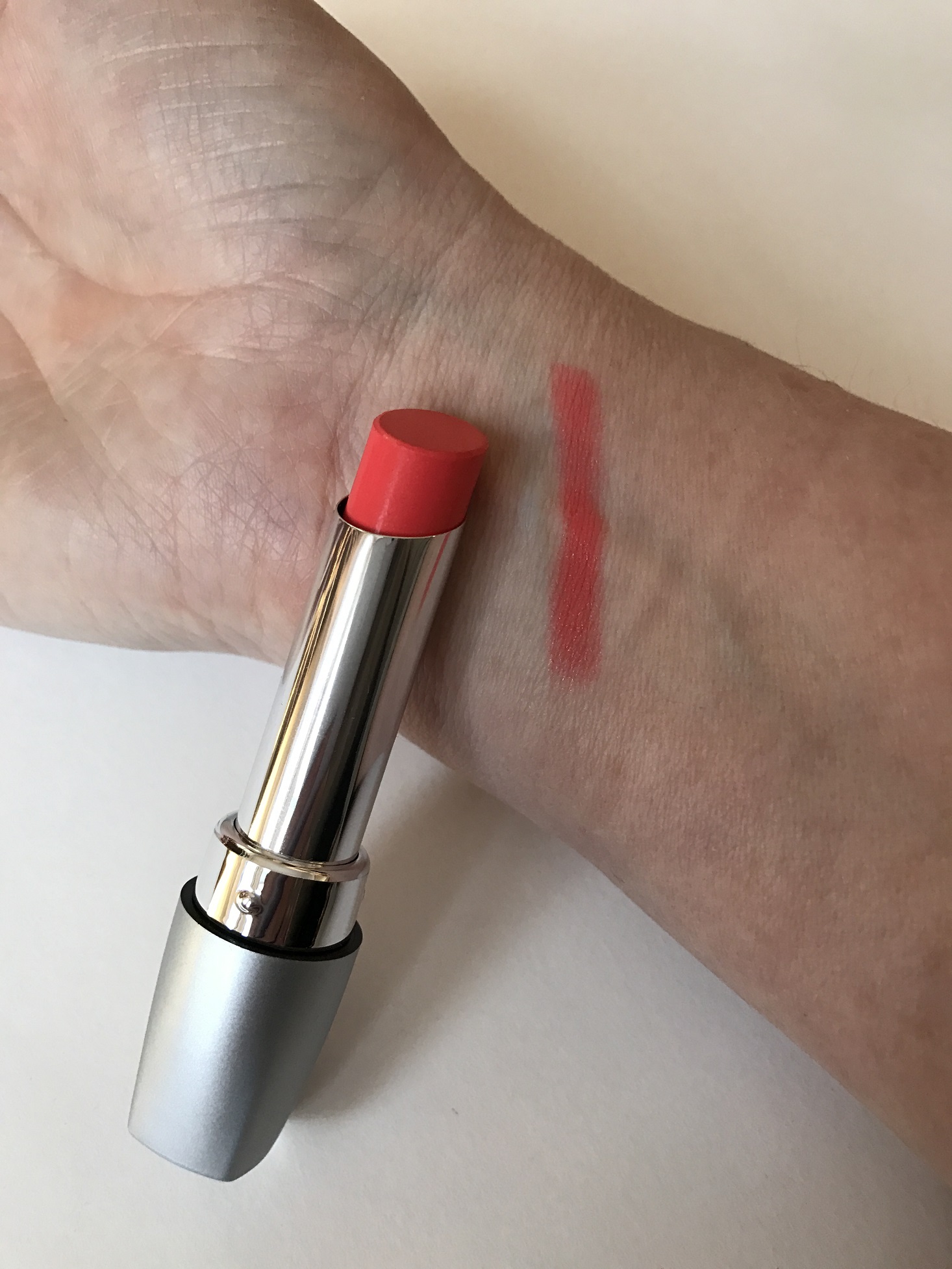 Gift-Izzy-February-2017-Swatch