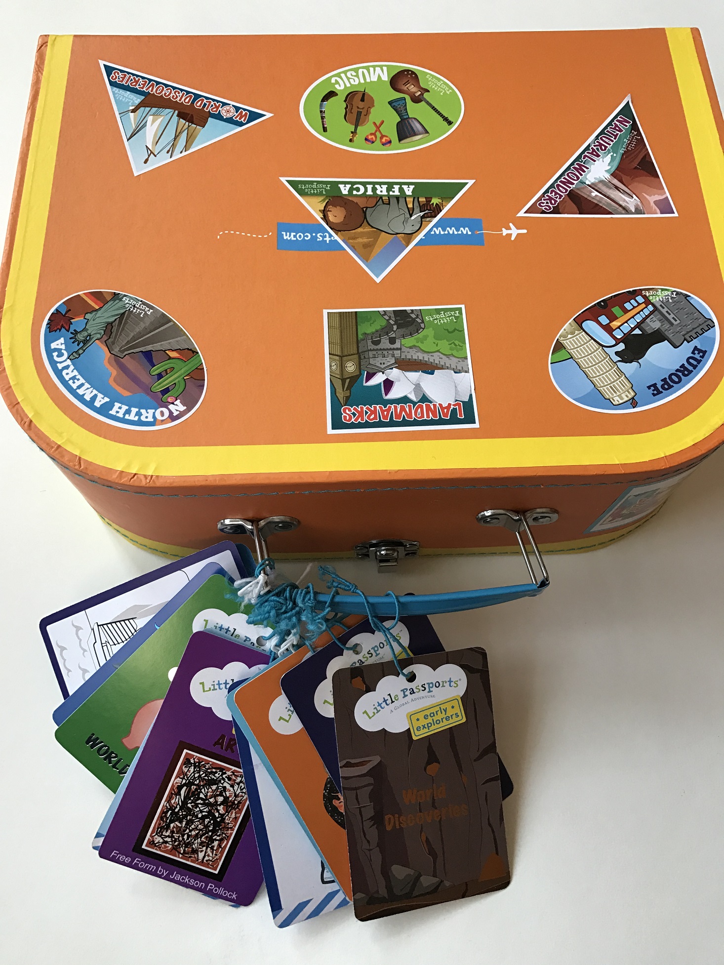 Little-Passports-Early-Explorers-World-Discoveries-Suitcase