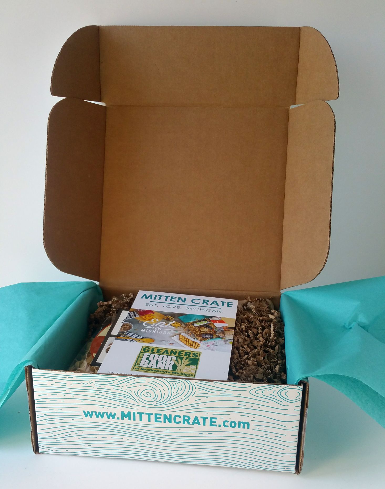 Mitten-Crate-February-2017-box2