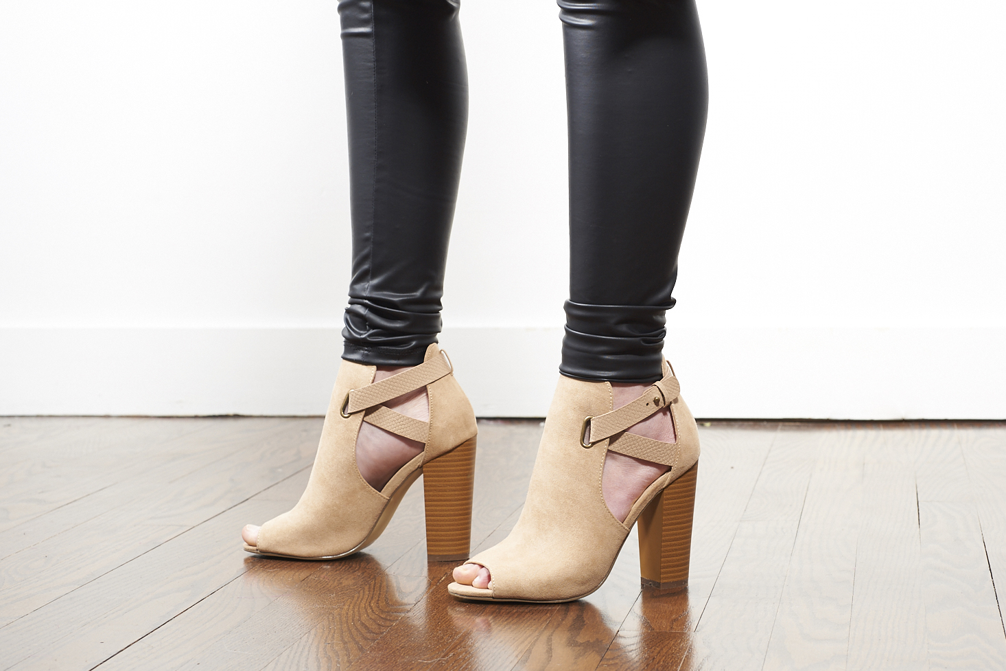 ShoeDazzle-February-2017-Side-Shoe