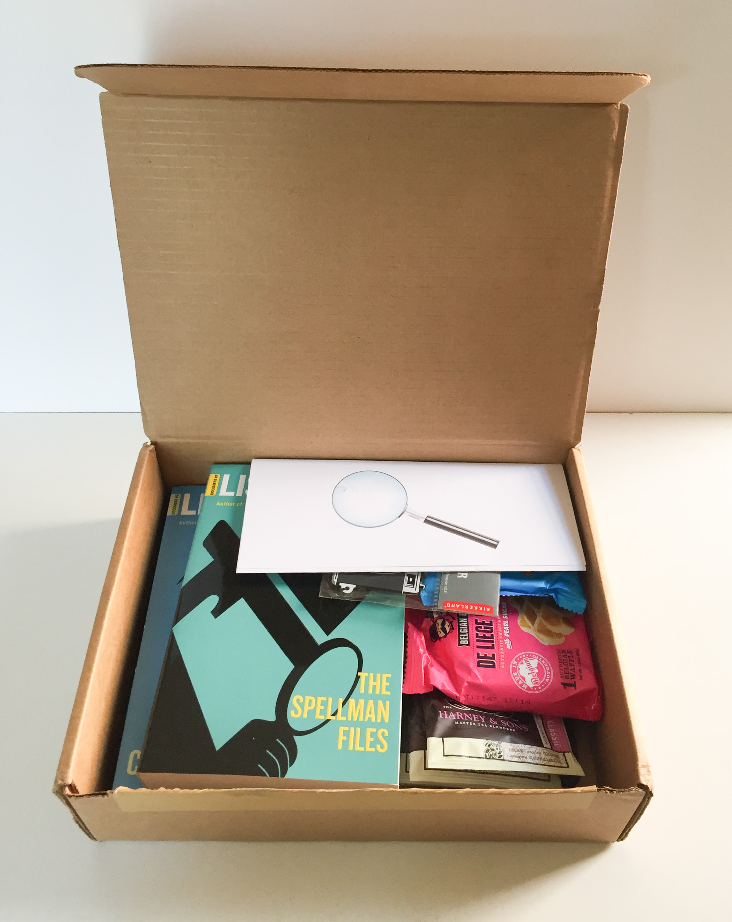 beautiful-madness-february-2017-box-inside