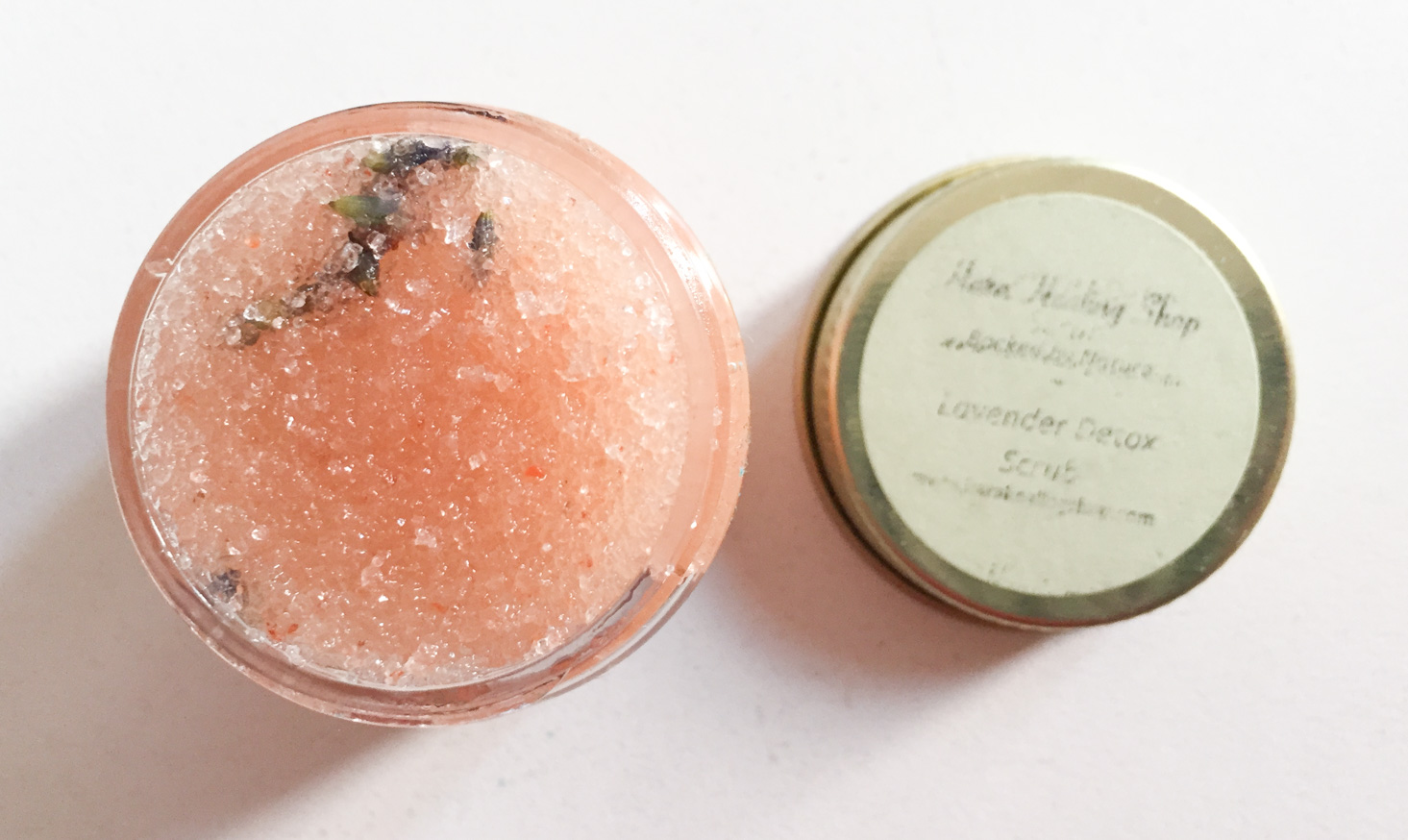 buddhibox-january-2017-scrub