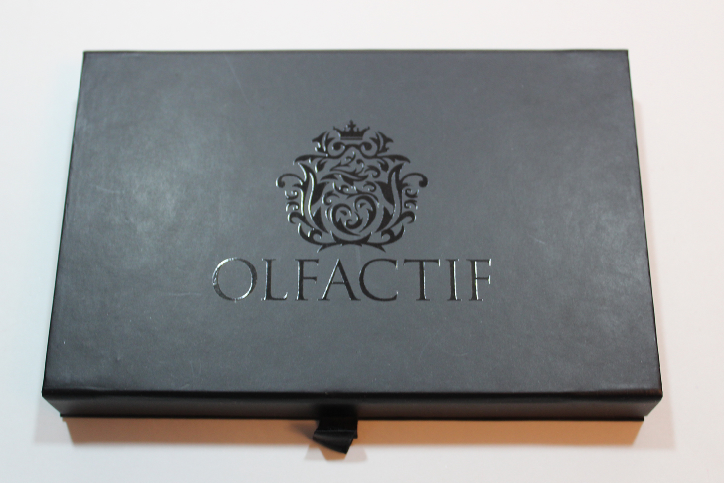 olfactif-february-2017-black-case