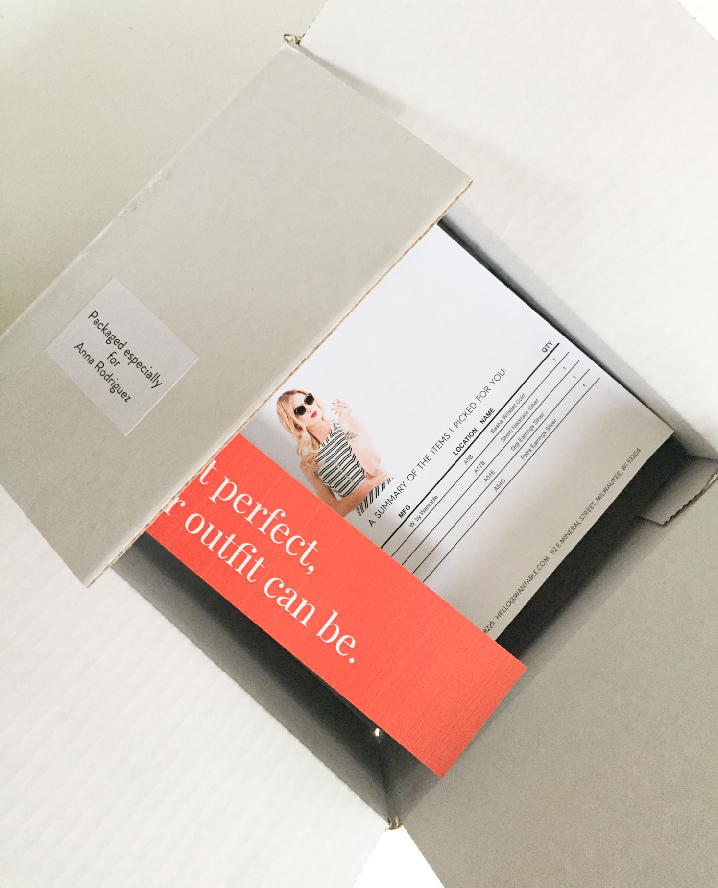 wantable-accessories-february-2017-box-inside