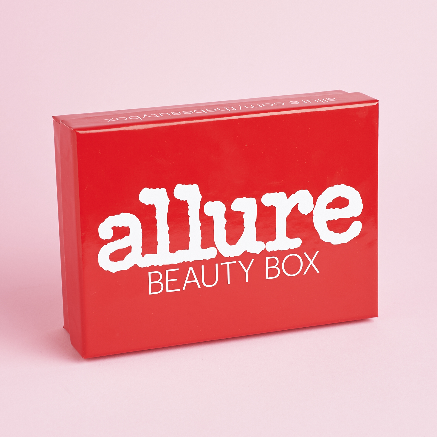 Allure-Beauty-Box-March-2017-0001