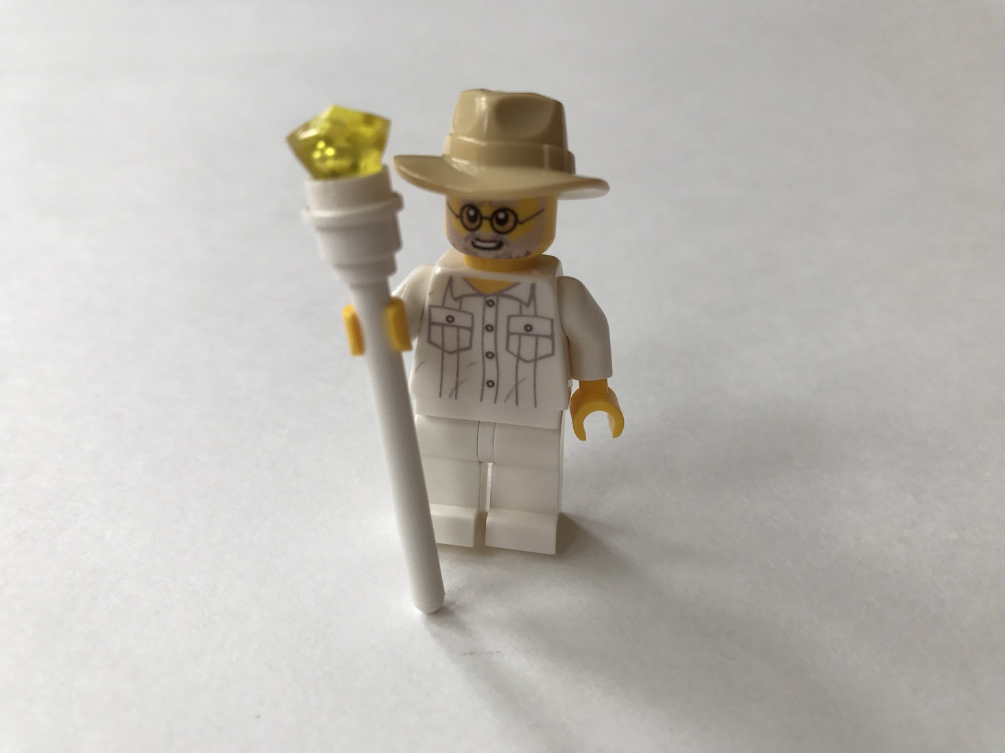 Brick-Loot-March-2017-Minifig2