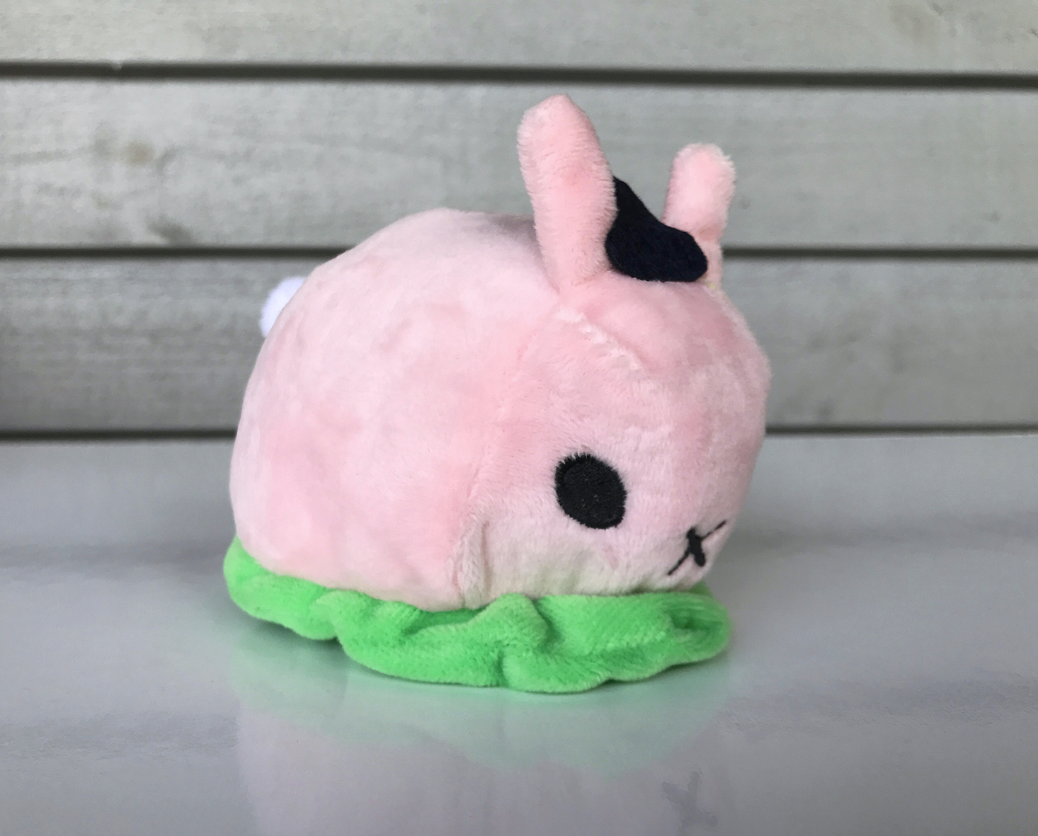 Doki-Doki-March-2017-Pyon-Plush-Side