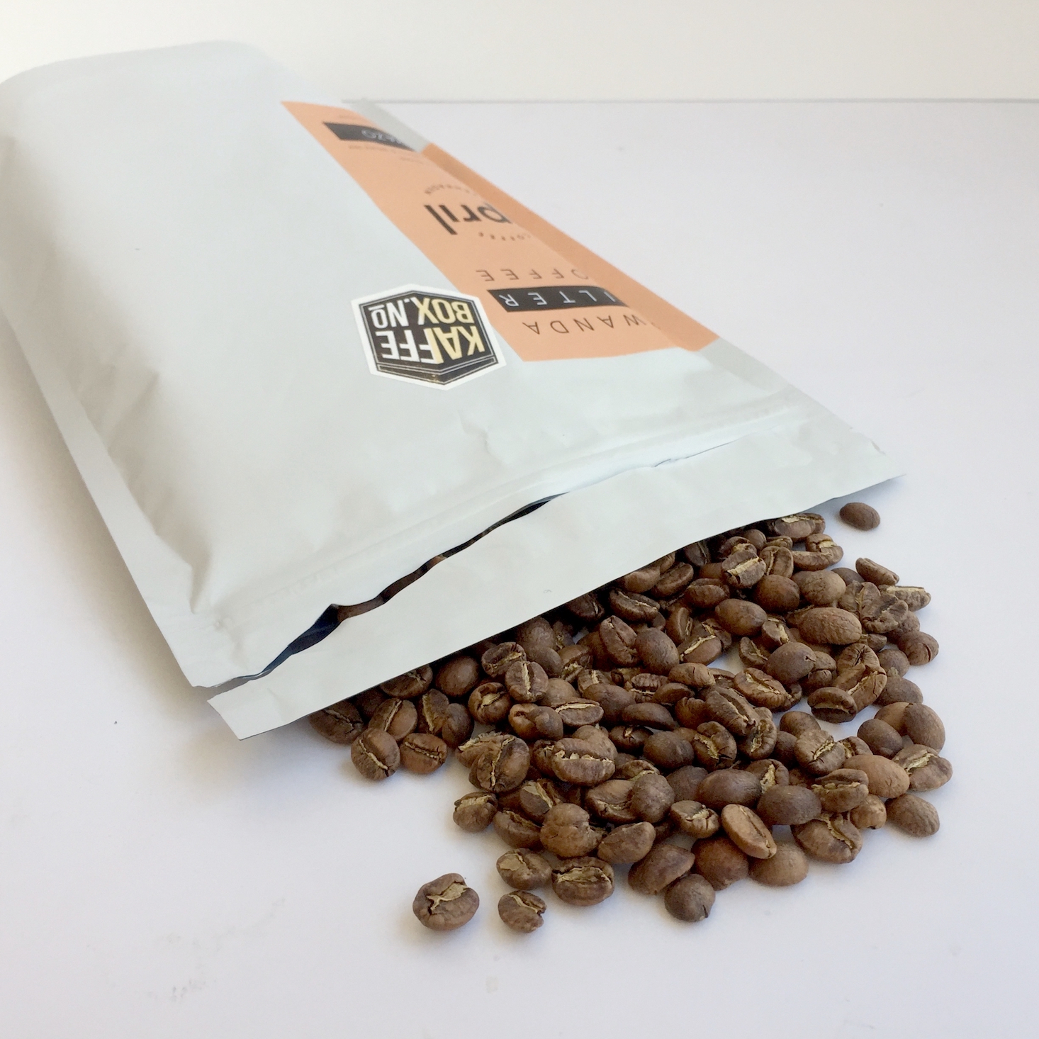 Kaffe-box-march-2017-rwanda-beans