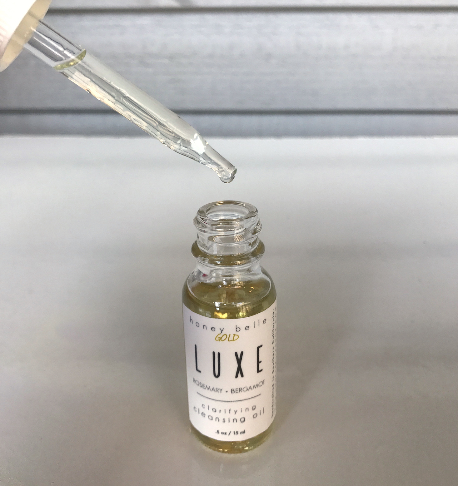 LuxePineapple-Post-March-2017-Cleansing-Oil-Dropper