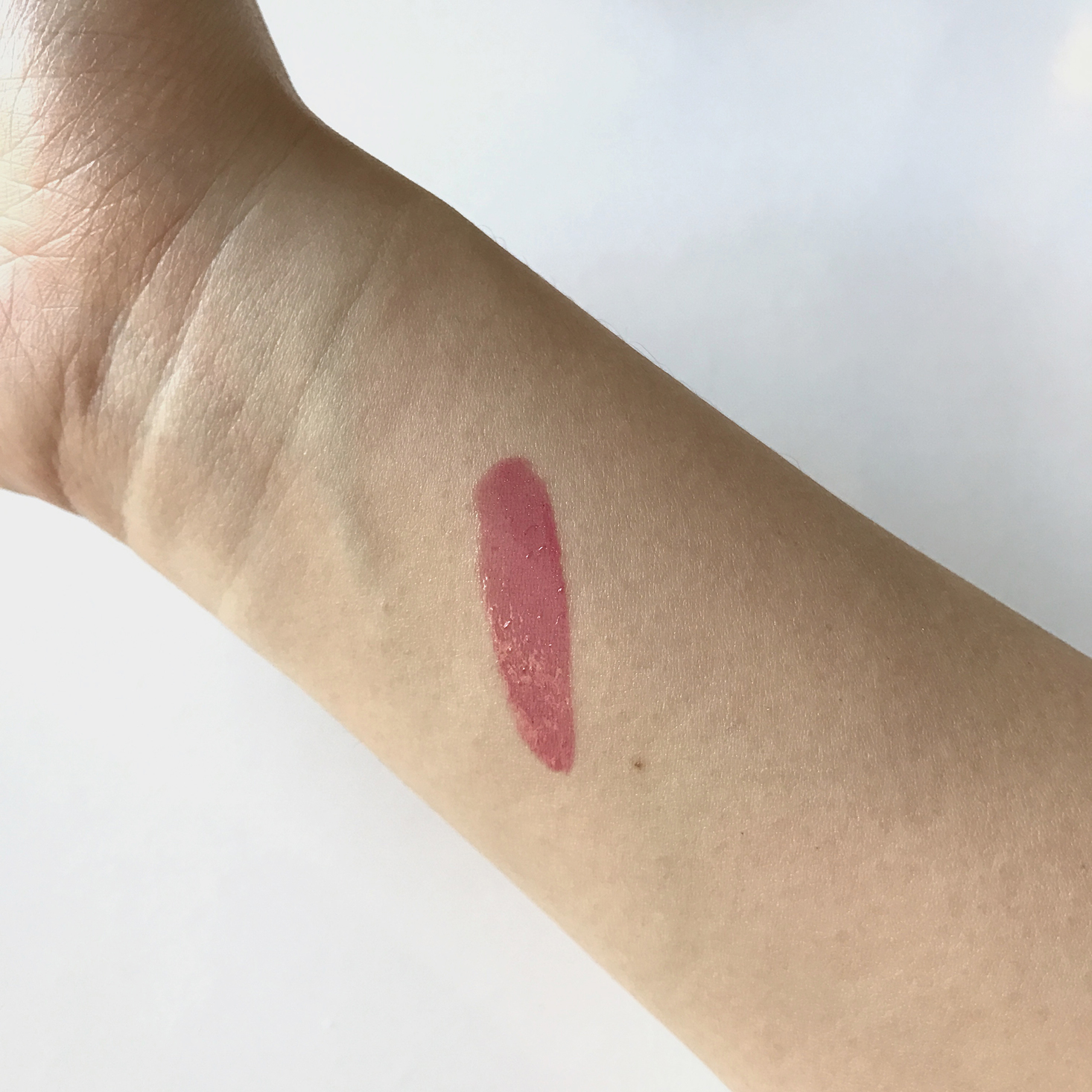 Mishibox-April-2017-Lipgloss-Swatch