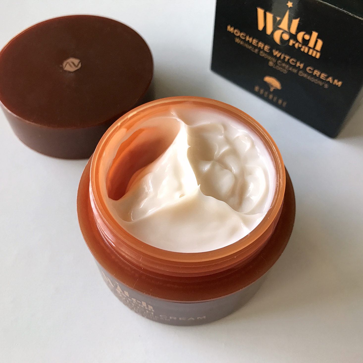 Mishibox-April-2017-Mochere-Witch-Cream-Closeup