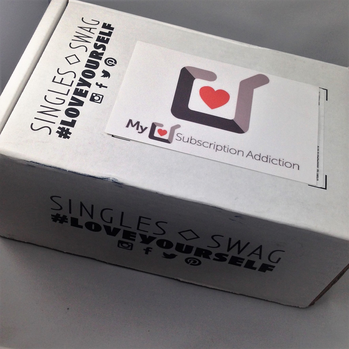SinglesSwag Subscription Box Review + Coupon – April 2017
