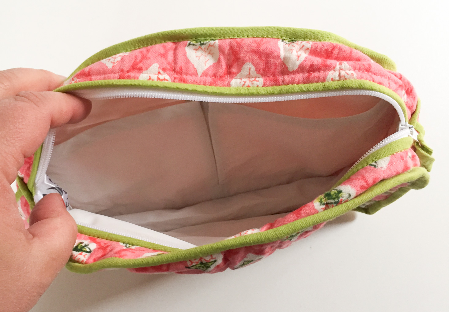 elevita-february-2017-pouch-3
