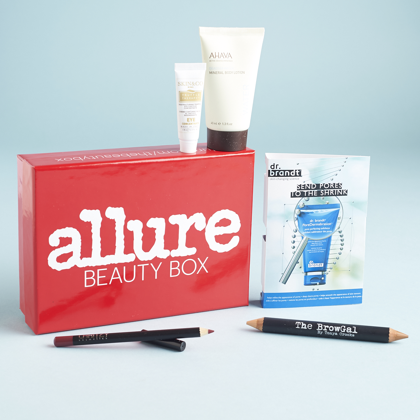 Allure-beauty-box-april-2017-0005