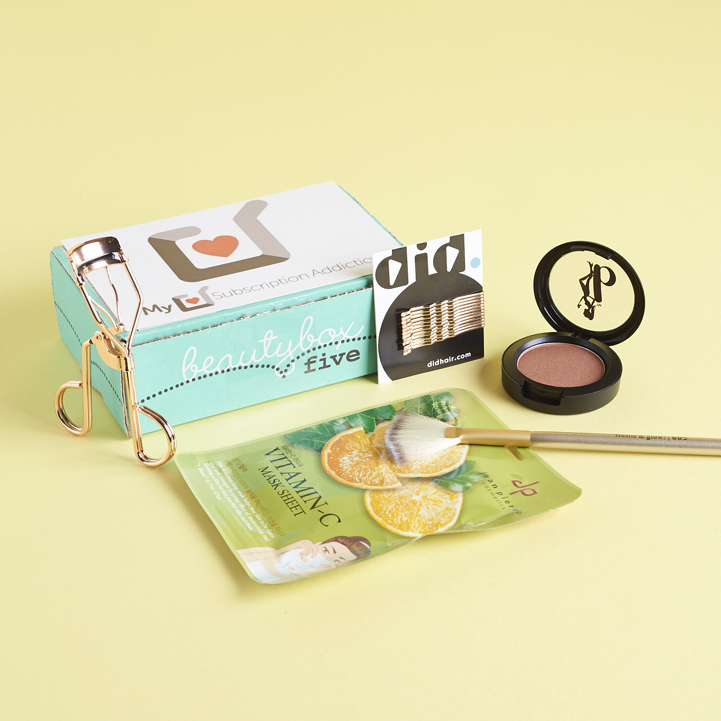 Beauty-box-five-april-2017-0003