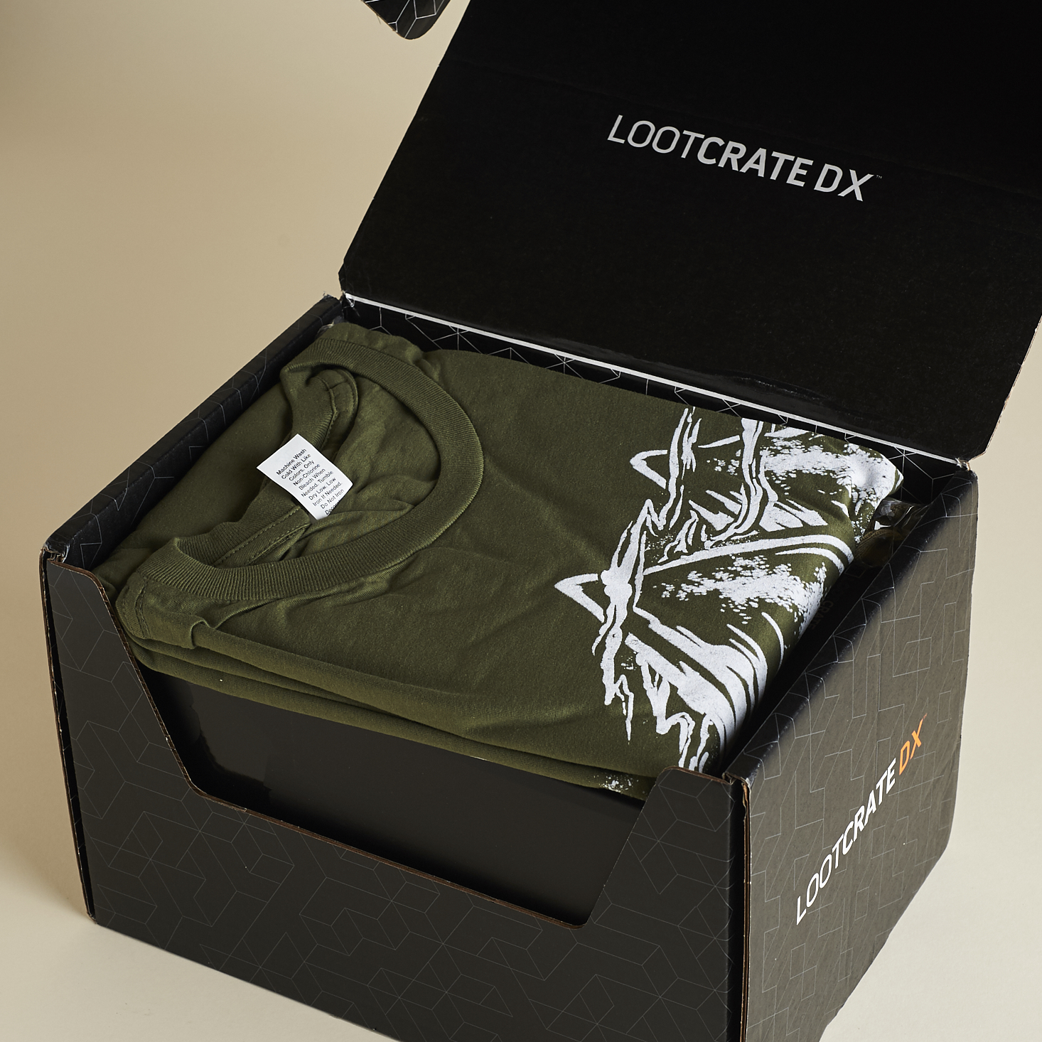 Loot-Crate-DX-April-2017-0002