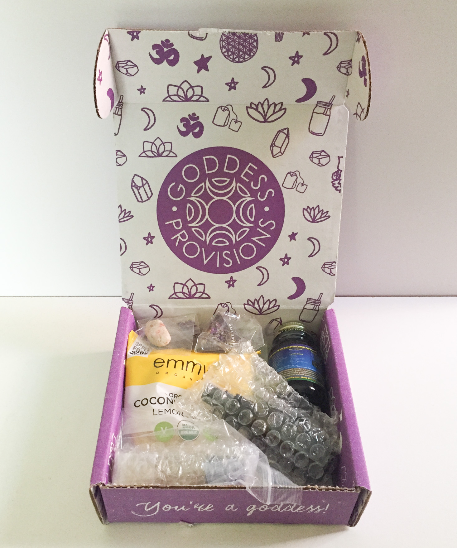 goddess-provisions-april-2017-box-inside