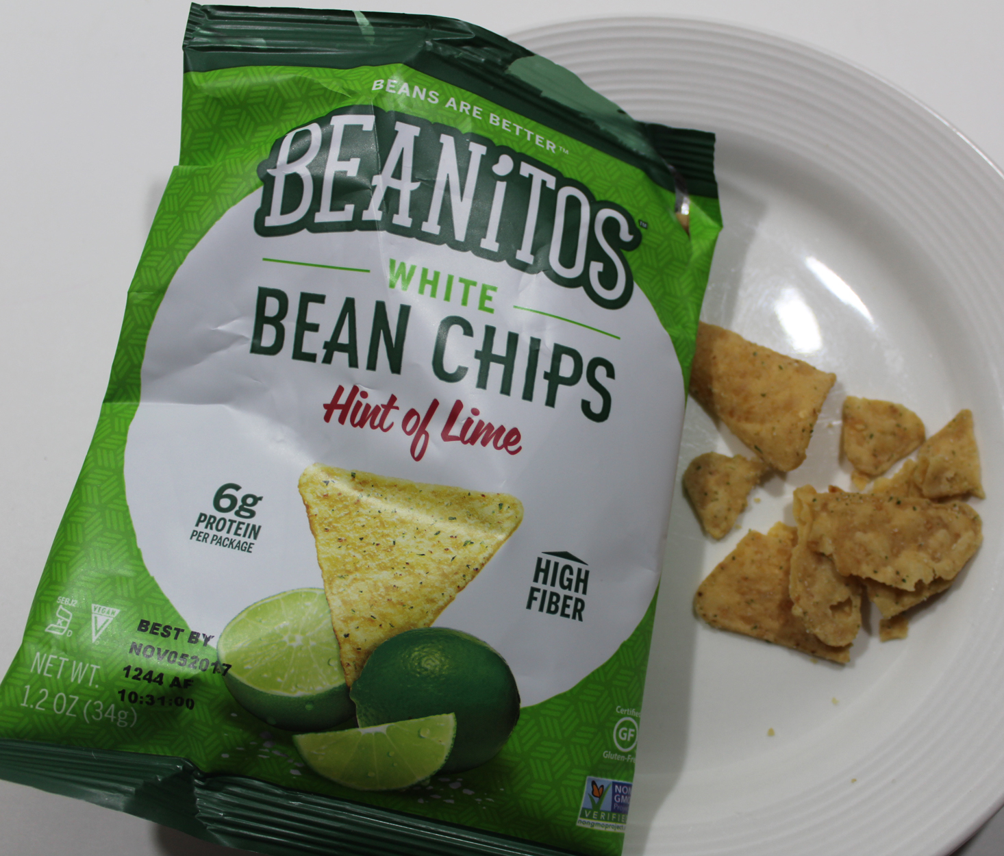 vegan-cuts-snack-april-2017-beanitos