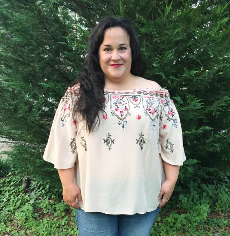 Gwynnie Bee Plus Women's Rental Clothing Subscription Box - May 2017