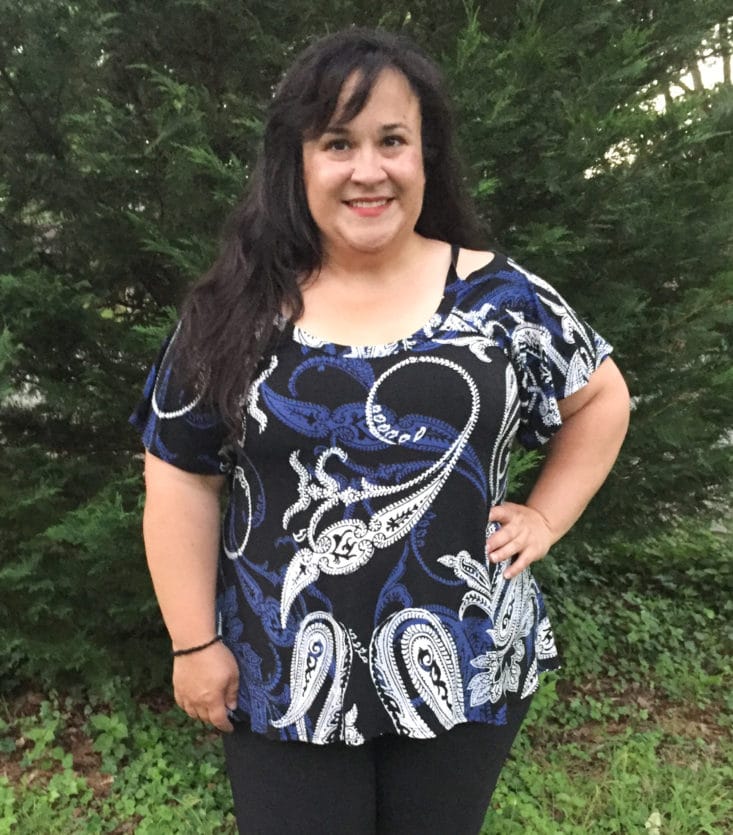 Gwynnie Bee Plus Women's Rental Clothing Subscription Box - May 2017