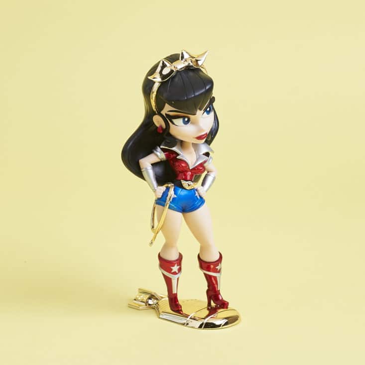 Lootcrate DX - May 2017 - Guardians - Wonder Woman DC Bombshells Figure