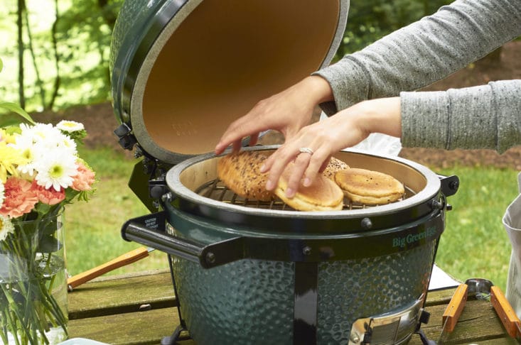 Martha Stewart & Marley Spoon Grilling Recipes Review June 2017 - Grilling the buns