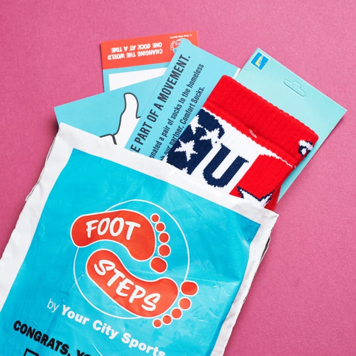 Read my review to check out the fun socks in the July 2017 Foot Steps box!