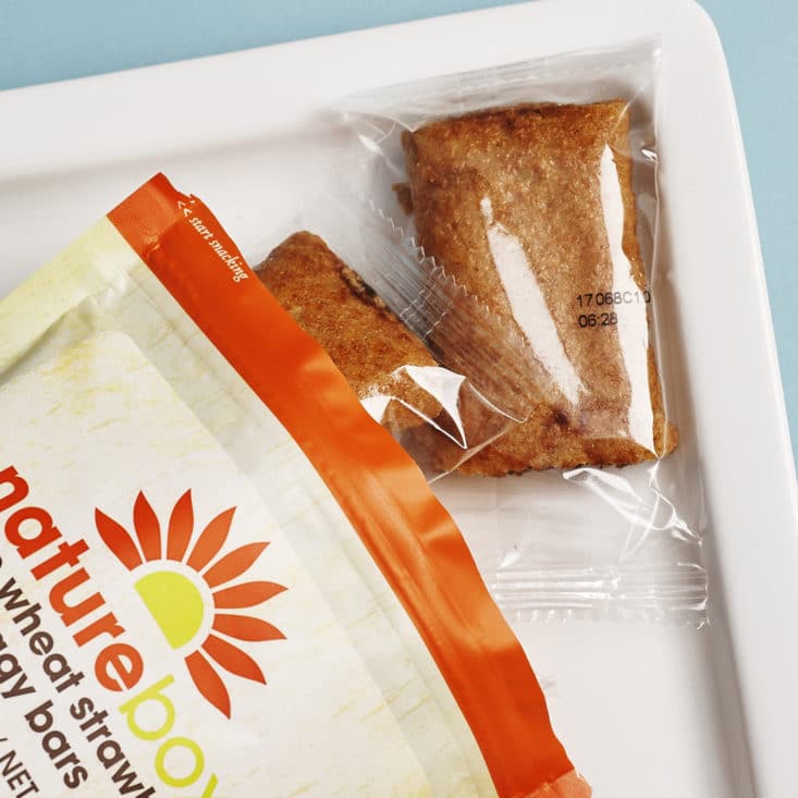 See what healthy snacks are inside the July 2017 Naturebox!